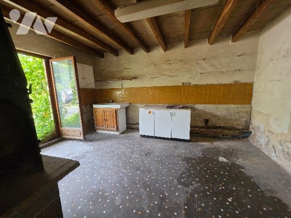 REUGNY (37380) – Maison à rénover avec grange et terrain