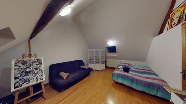 MAISON ATYPIQUE 4 CHAMBRES  290 000