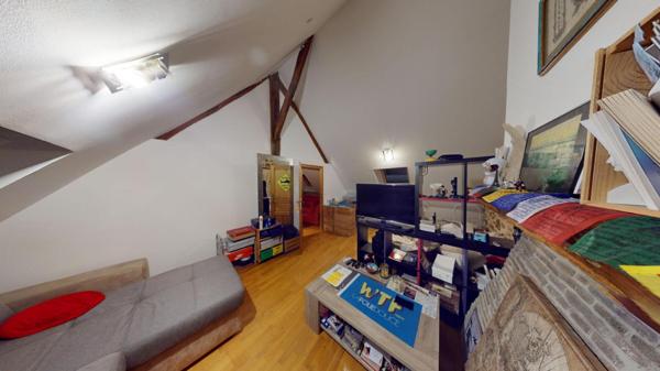 MAISON ATYPIQUE 4 CHAMBRES  290 000