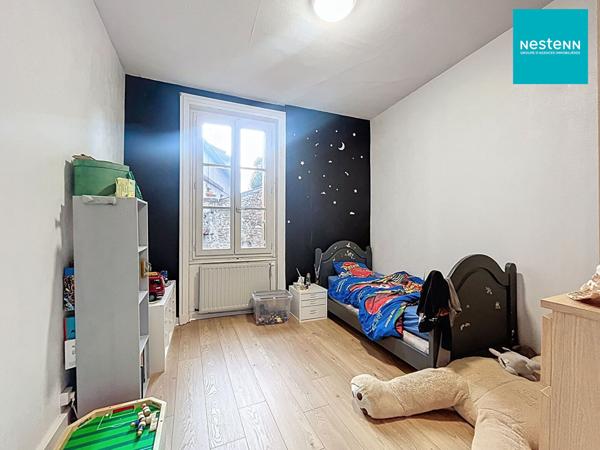 Immeuble hyper centre historique de Saint-Rambert avec jardin de 250 m² et garage