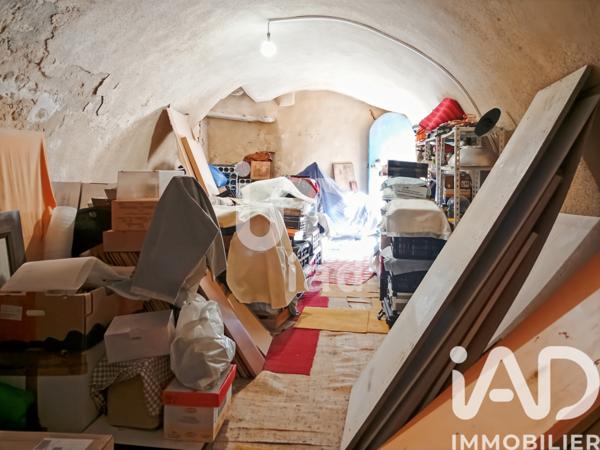 Maison à vendre 4 pièces 130 m² Estézargues