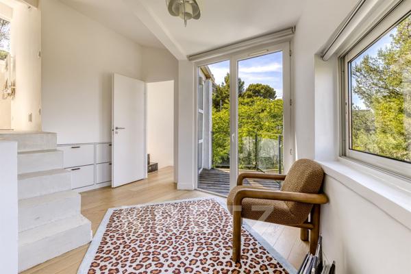 Marseille 7è Roucas Blanc - maison d'architecte avec piscine