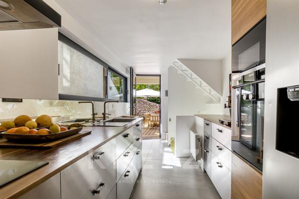 Marseille 7è Roucas Blanc - maison d'architecte avec piscine