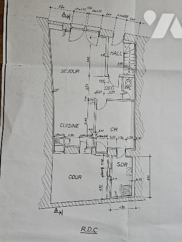 COUERON BOURG - Un ensemble immobilier comprenant deux appartements.
