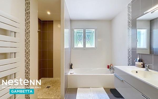 Maison a vendre au FAU a Montauban(82) 5 chambres, piscine, garages