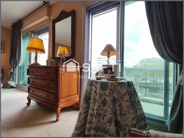 Sur les quais du port de plaisance de Caen !