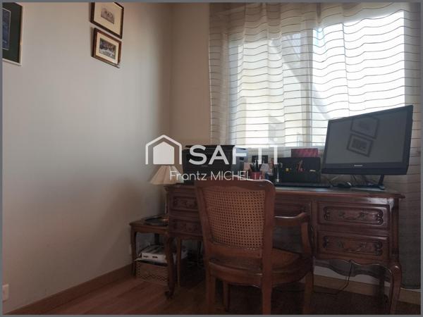 Sur les quais du port de plaisance de Caen !