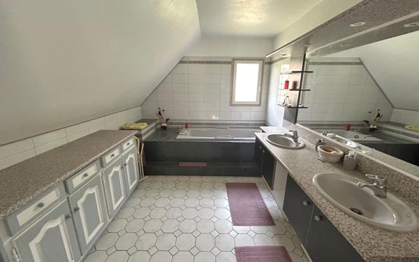 Maison à vendre    6 pièces • 160 m2 Mériel