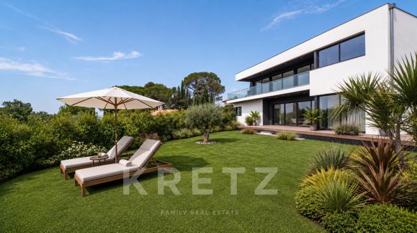 Maison californienne de 200m2 avec vue panoramique - Les Angles (Provence)