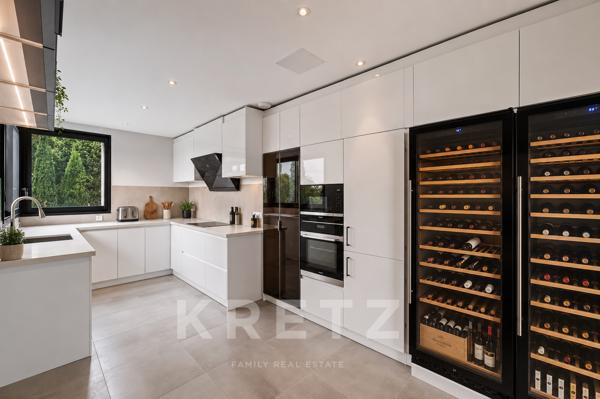 Maison californienne de 200m2 avec vue panoramique - Les Angles (Provence)