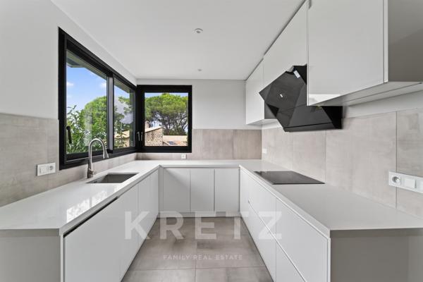 Maison californienne de 200m2 avec vue panoramique - Les Angles (Provence)