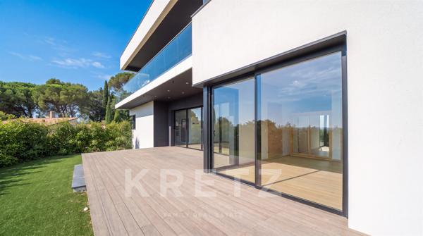 Maison californienne de 200m2 avec vue panoramique - Les Angles (Provence)