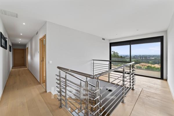 Maison californienne de 200m2 avec vue panoramique - Les Angles (Provence)