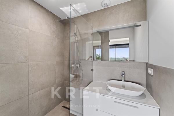 Maison californienne de 200m2 avec vue panoramique - Les Angles (Provence)