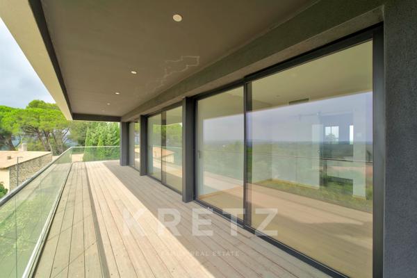 Maison californienne de 200m2 avec vue panoramique - Les Angles (Provence)