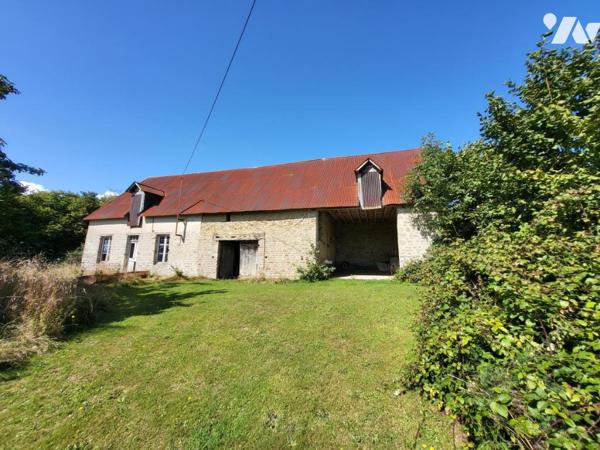 MONTCHAMP : Ancienne maison en pierre à restaurer