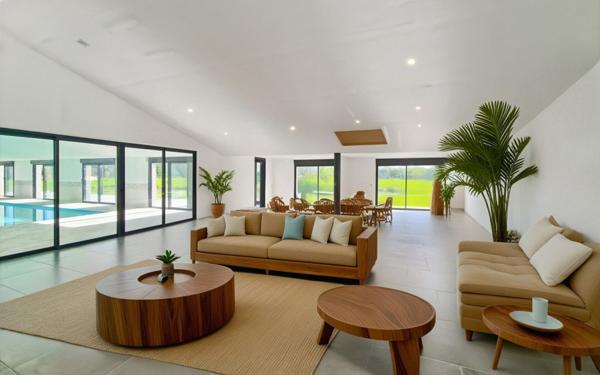 Maison à vendre    6 pièces •  Grenade