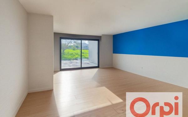 Maison à vendre    6 pièces •  Grenade