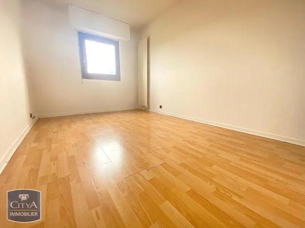 Appartement à louer 3 pièces 69.83m² Puteaux (92800)