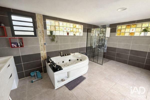Maison à vendre 5 pièces 190 m² Le Tampon