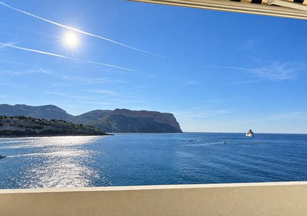 CASSIS APPARTEMENT T3, VUE PANORAMIQUE PORT ET CAP CANAILLE, ACCES PRIVE MER