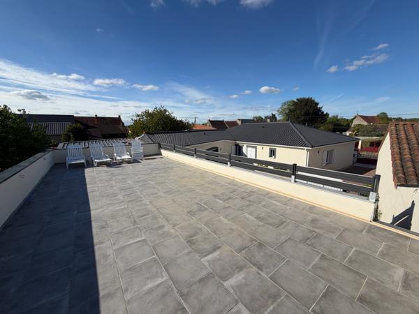 PAVILLON PLAIN-PIED - 3 CHAMBRES - PISCINE INTÉRIEURE - GARAGE