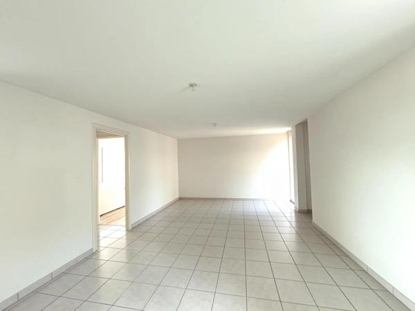 Appartement à louer 4 pièces 75.38m² Sochaux (25600)