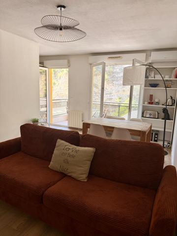 BAIL MEUBLÉ ETUDIANT / T2 de 45 M² + terrasse