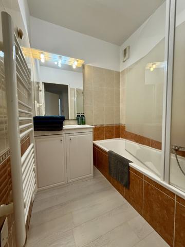 BAIL MEUBLÉ ETUDIANT / T2 de 45 M² + terrasse