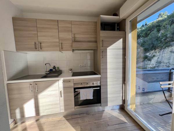 BAIL MEUBLÉ ETUDIANT / T2 de 45 M² + terrasse