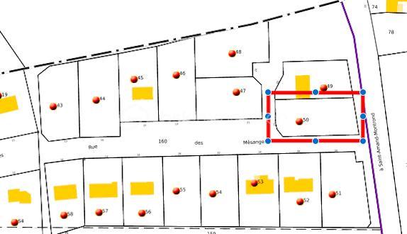 Vous avez un projet de construction ? Je propose à la vente, en exclusivité, 8 terrains à bâtir situés au sein d’un lotissement établi sur la commune de Vinon (18300). Les premières constructions ont été réalisées dès 2016 : vous vous installez ainsi dans un environnement calme, résidentiel et déjà structuré.

Caractéristiques des parcelles :
- Surfaces : Parcelles allant de 955 m² à 1170 m². Des surfaces pensées pour implanter confortablement votre maison individuelle tout en conservant un extérieur privatif agréable.
- Viabilisation : Terrains viabilisés. L’assainissement individuel est à prévoir.
- Liberté de construction : Libre choix du constructeur pour vous permettre de réaliser le projet qui correspond précisément à vos besoins et à votre budget.

Pourquoi s’implanter à Vinon ?
La commune offre un cadre de vie pratique et organisé pour les familles, avec des services essentiels à proximité :
- Scolarité : Organisation via un RPI intercommunal (maternelle, primaire et collège, avec les classes de CM1-CM2 à Vinon).
- Services aux familles : Garderie disponible de 7h30 à 18h30, cantine scolaire située à l’ESAT de Veaugues, et ramassage scolaire.
- Vie locale : Présence sur la commune d'un café-restaurant et d'un service postal.
- Localisation : Commune dynamique rattachée à la Communauté de Communes du Sancerrois, Pays Fort, Val de Loire.

En tant que mandataire, je suis à votre disposition pour vous transmettre les plans et les modalités d’acquisition de chaque lot.
Vous souhaitez obtenir des renseignements complémentaires ou organiser une visite ?
Je suis à votre entière disposition.
