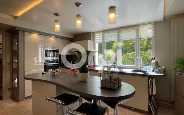 Maison à vendre    7 pièces •  Ézy-sur-Eure