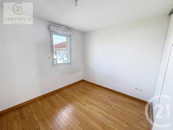 Appartement F4 à vendre  5 pièces - 90,14 m 2   MANTES LA JOLIE  - 78