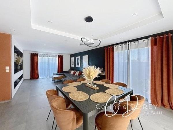 Villa contemporaine 4 Chambres, espace détente, garage et Piscine