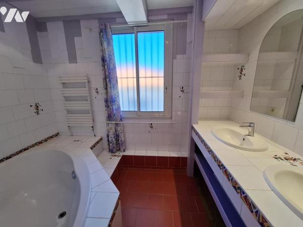 Apt T4 en DUPLEX - à ROYAN - à 400m de la plage du Chay - avec balcon/cave/jardinet