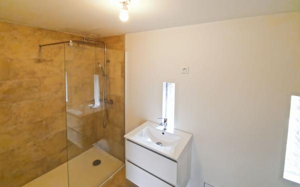 Maison à louer    4 pièces •  Sainte-Montaine