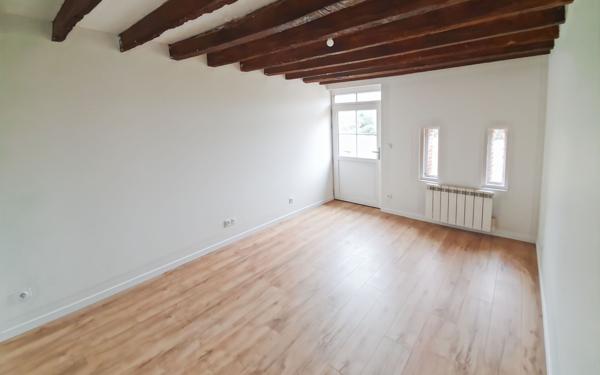 Maison à louer    4 pièces •  Sainte-Montaine