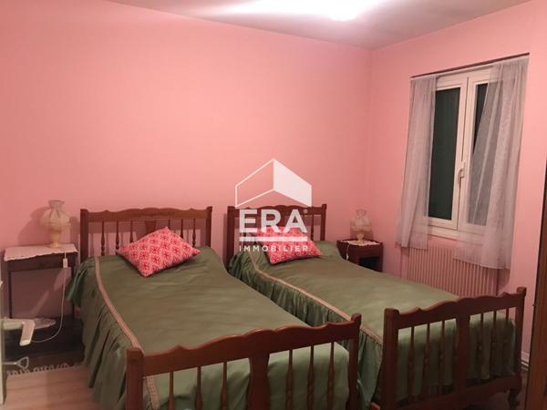 STE FOY LA GRANDE - dans un quartier privilégié, maison de plain-pied 124m² avec garage et jardin.