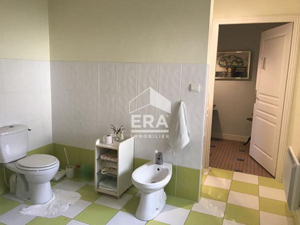 STE FOY LA GRANDE - dans un quartier privilégié, maison de plain-pied 124m² avec garage et jardin.