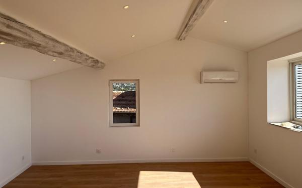 Appartement à vendre    2 pièces • 42 m2 Vence