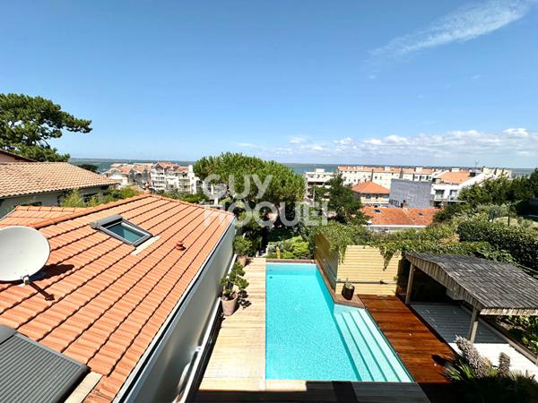 Belle maison Arcachonnaise avec piscine et vue mer à 2 min de la plage