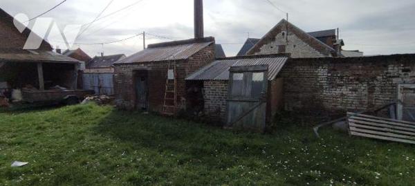 Terrain à vendre à CRECY SUR SERRE, d'une superficie totale de 1337m², composé d'une première s...