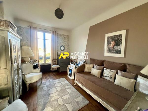 Appartement 2 pièces de 46m² en hyper centre ville à 10 minutes da la gare d'Argenteuil €174 900 ** - Référence 4521