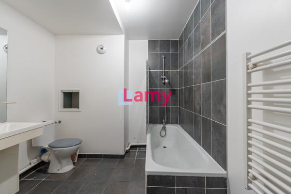 Appartement 3 pièces et pkg