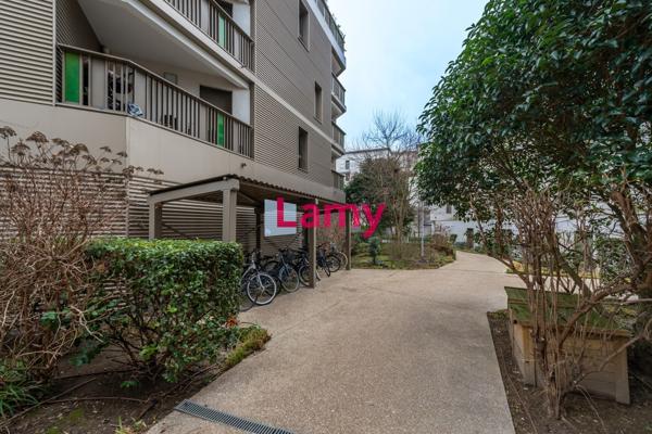 Appartement 3 pièces et pkg