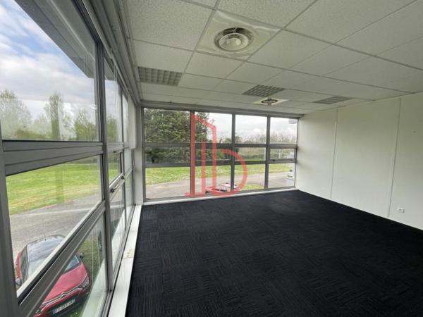 Bureau de 930 m² à louer à Bordeaux Nord