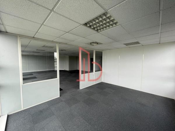 Bureau de 930 m² à louer à Bordeaux Nord