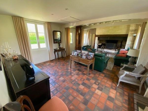 Coup de cœur assuré pour cette longère de charme sur plus de 7 000 m² de terrain