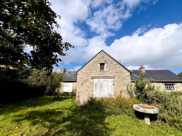 LONGERE T4- 90 m2-Terrain 1200 m2  Env- Annexe- Permis