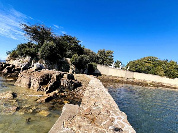 LONGERE T4- 90 m2-Terrain 1200 m2  Env- Annexe- Permis